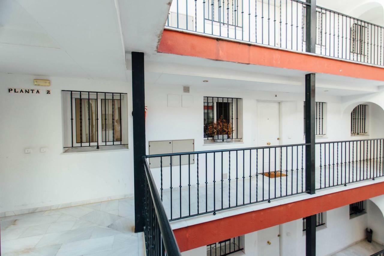 One & Lux- Lagar Apartment Севиля Екстериор снимка
